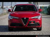 2018 Alfa Romeo Stelvio photo 2