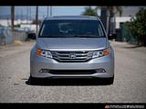 2012 Honda Odyssey photo 2
