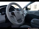 2014 Toyota Sienna photo 13