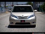 2013 Toyota Sienna photo 2