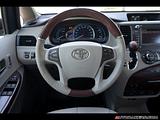 2013 Toyota Sienna photo 14