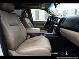 2015 Toyota Sequoia photo 17