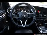2019 Alfa Romeo Giulia photo 14